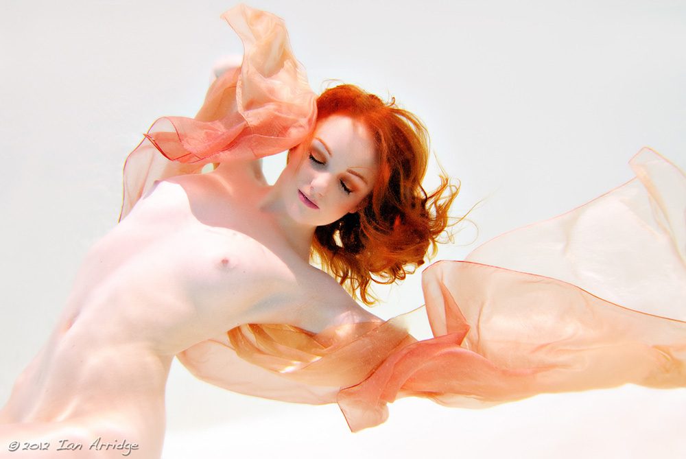 Underwater model Ivory Flame by Ian Arridge Photography in Italy
