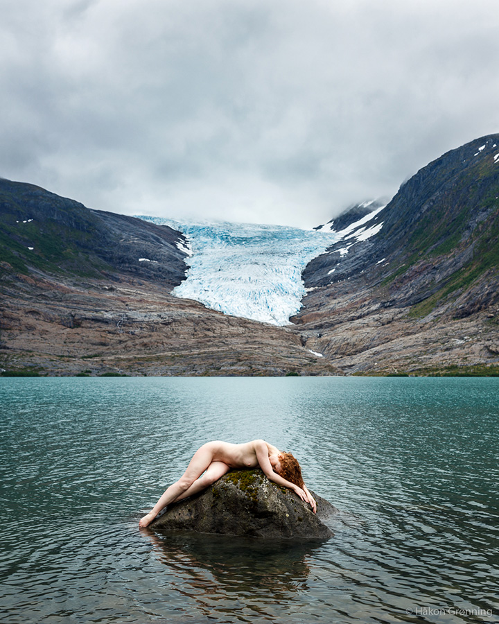 Nude Model Ivory Flame by photography Hakon Gronning at a glacier in Norway