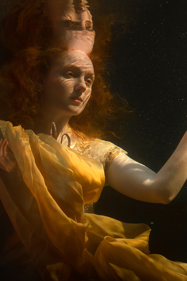Ivory Flame by Earl Grey Hot Images Ivory Flame Underwater Model Tankspace portrait gold 900 Tankspace Underwater