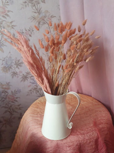 Delicate dried flowers