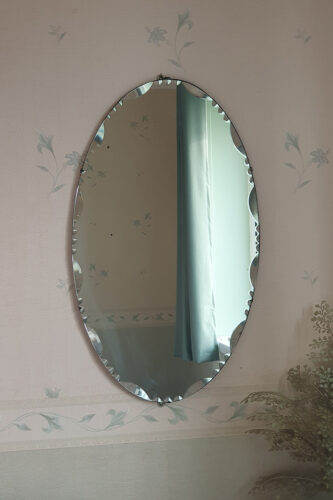 Vintage Oval Wall Mirror (Bedroom set)